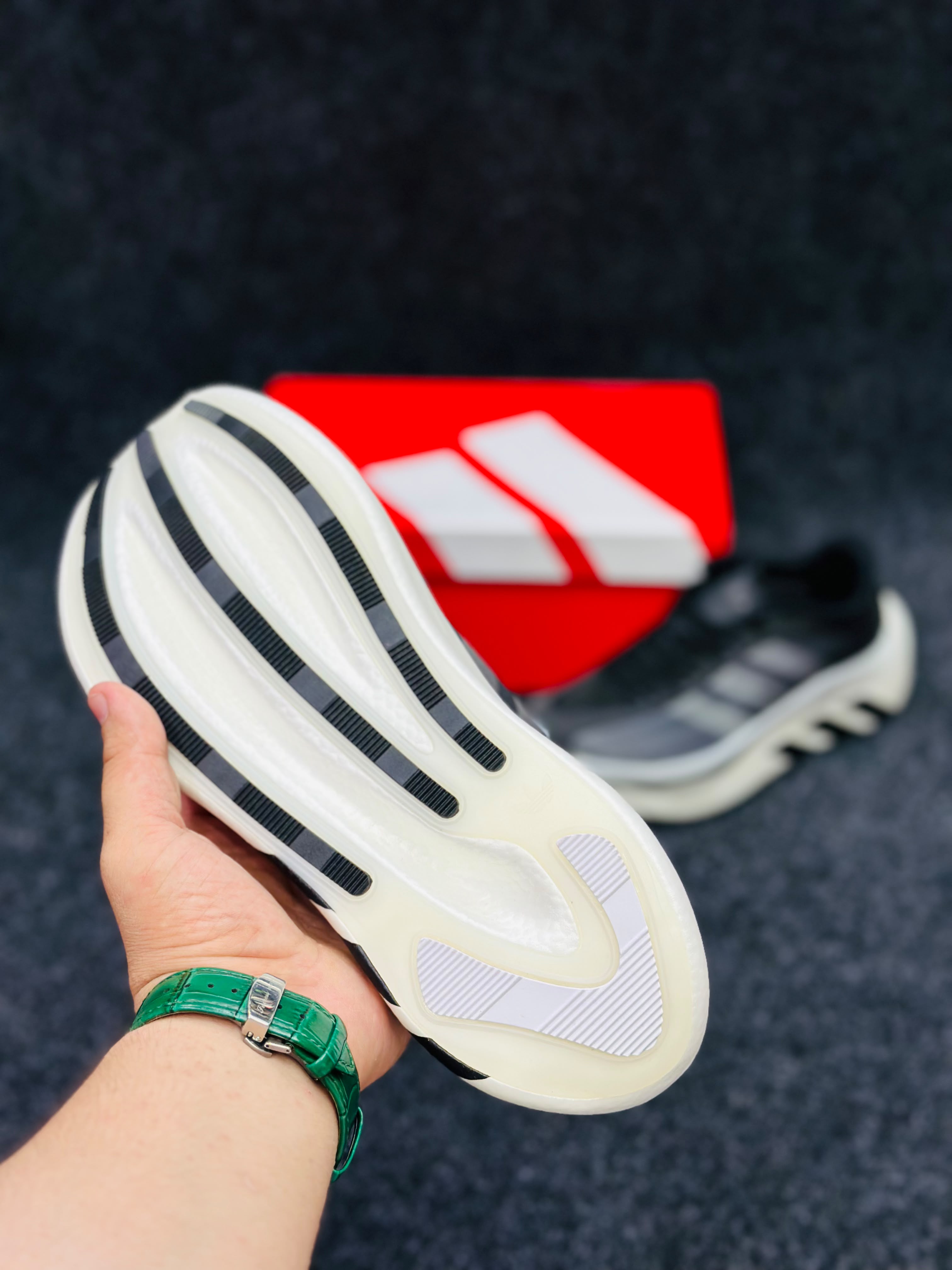 Adidas Hyperboost Euphoria LT
Colour: Core Black / Grey / Off White