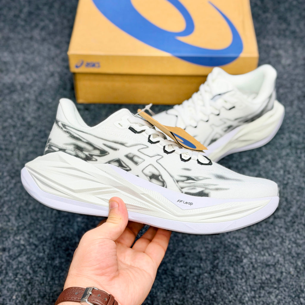 ASICS Superblast 3 – White / Black