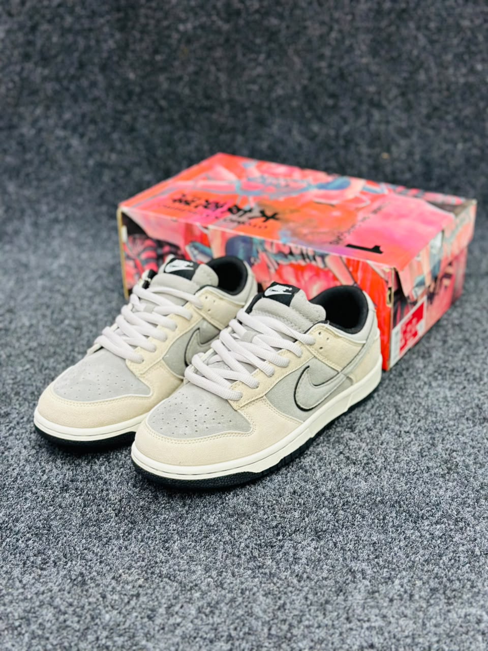 *Nike SB Dunk Low "Neutral Grey" - Sail / Neutral Grey / Black*