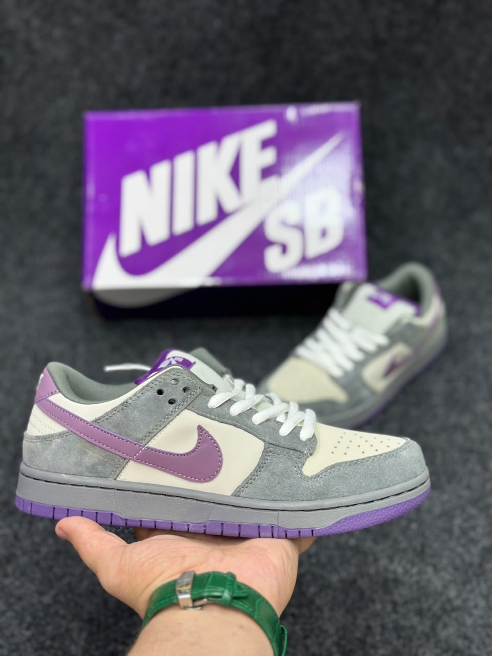 *Nike SB Dunk Low "Purple Pigeon" - Sail / Cool Grey / Purple*