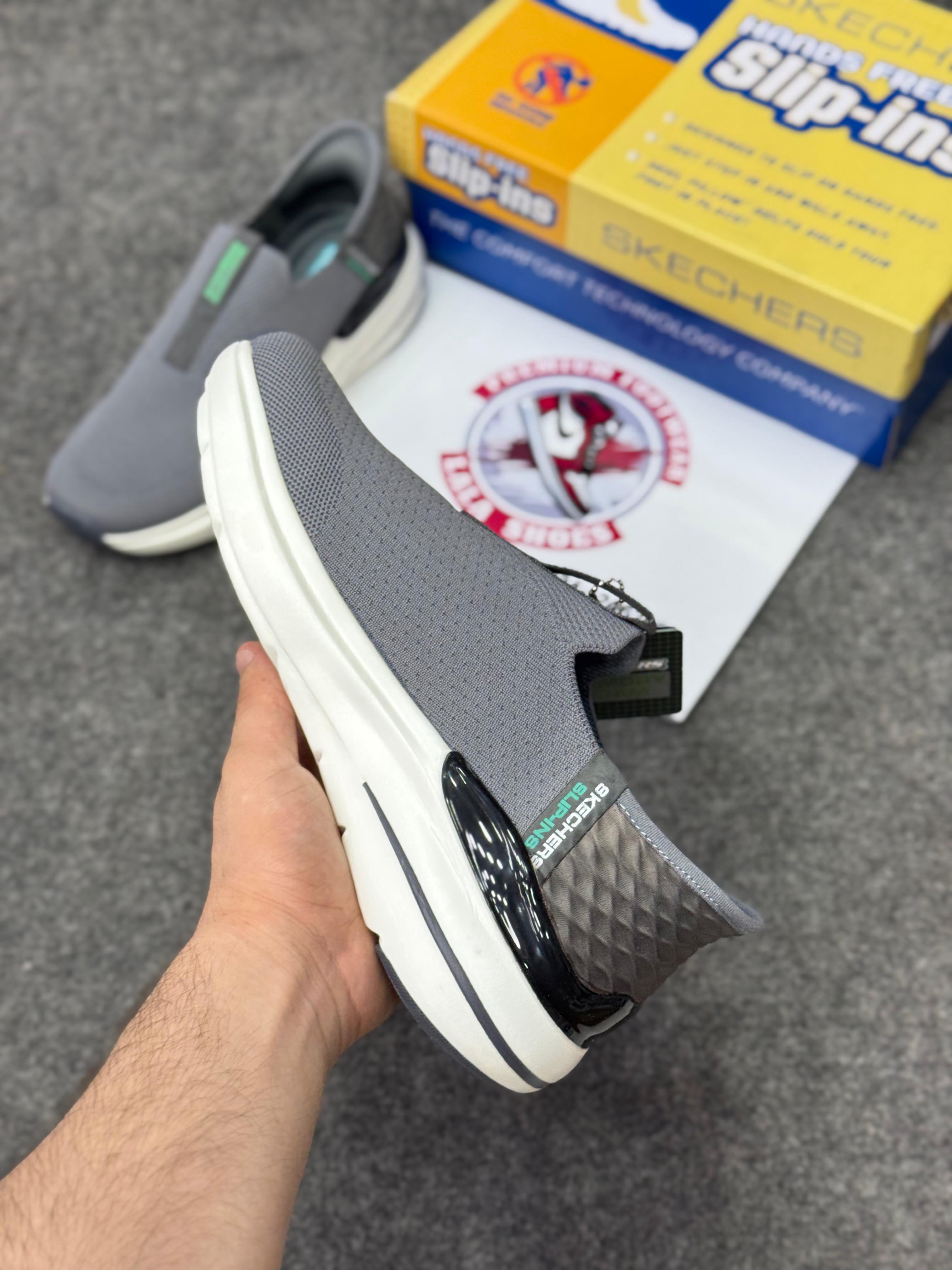Skechers Slip-ins: Max Cushioning Hyper Burst Grey white, Air-Cooled Memory Foam