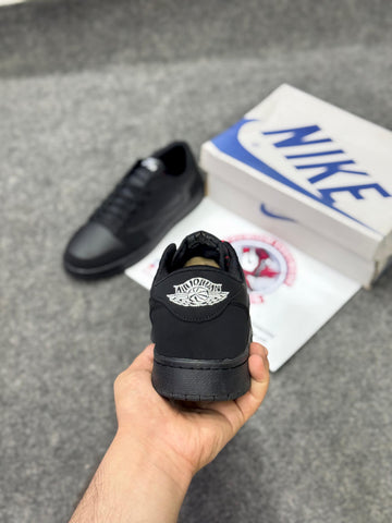 Aj1 Travis Scot Full black