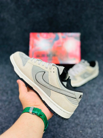 *Nike SB Dunk Low "Neutral Grey" - Sail / Neutral Grey / Black*