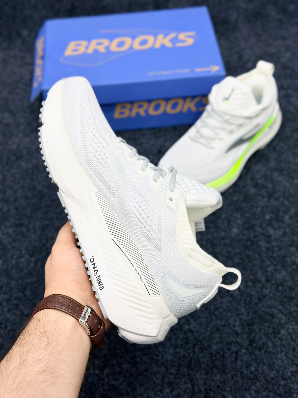 Brooks Glycerin 23 – White / Green Gecko