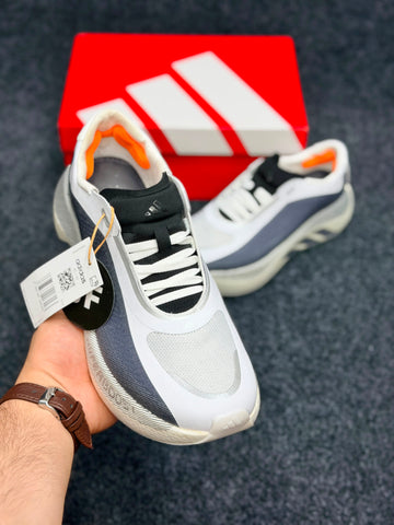 HYPERBOOST EDGE Running Shoes.
Color: Grey / White / Black