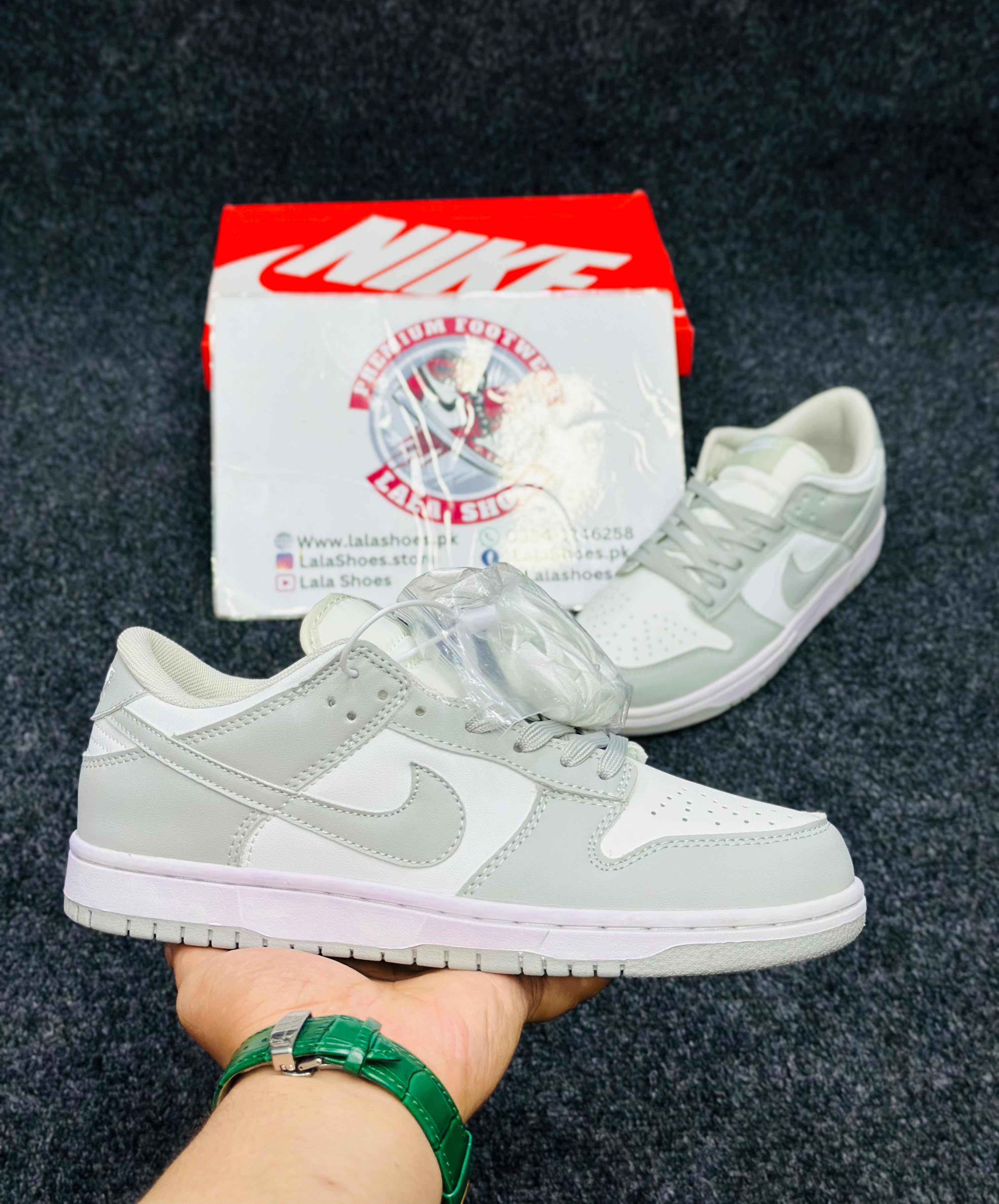 Nike panda sb dunks