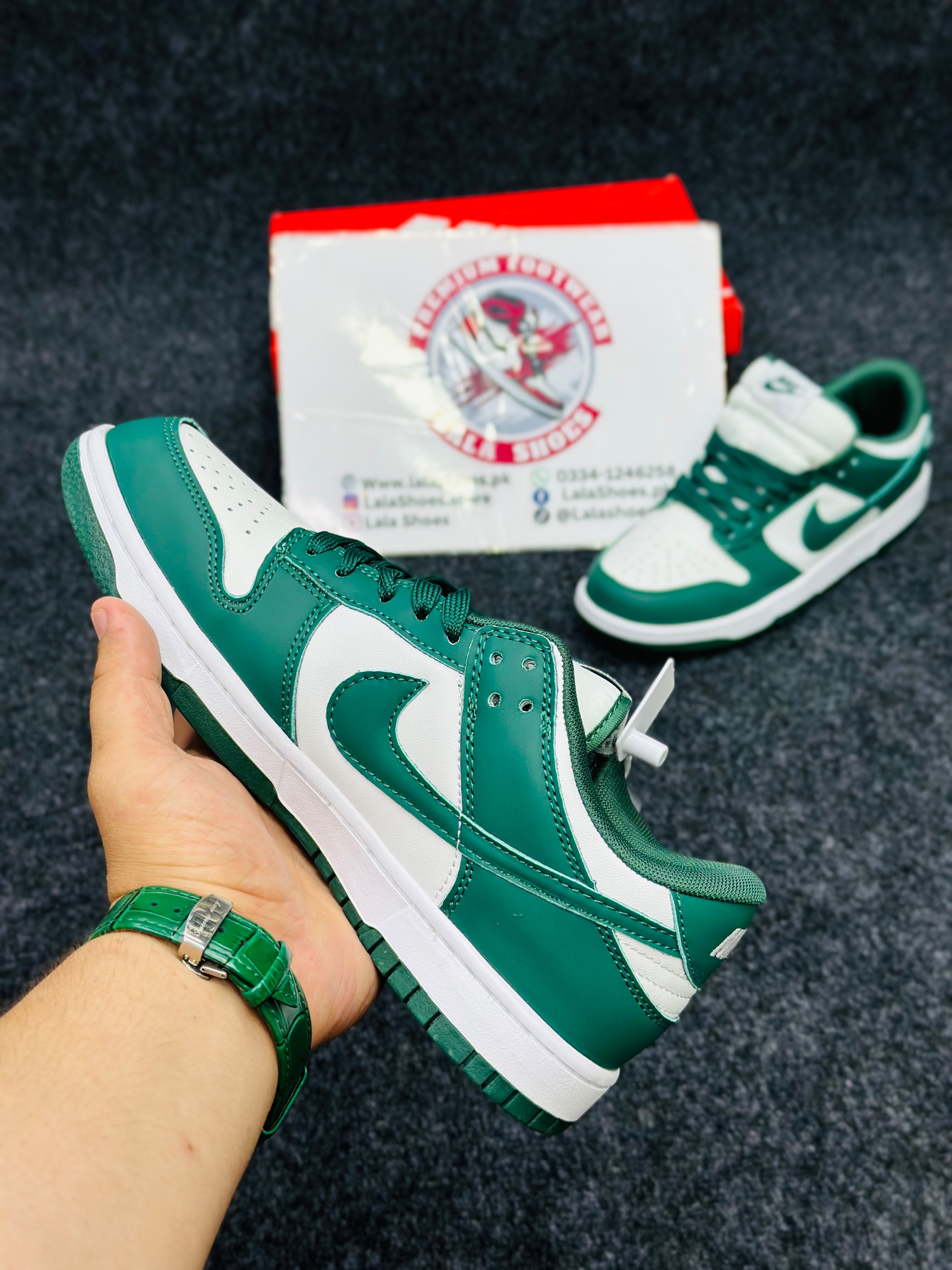 Nike panda sb dunks