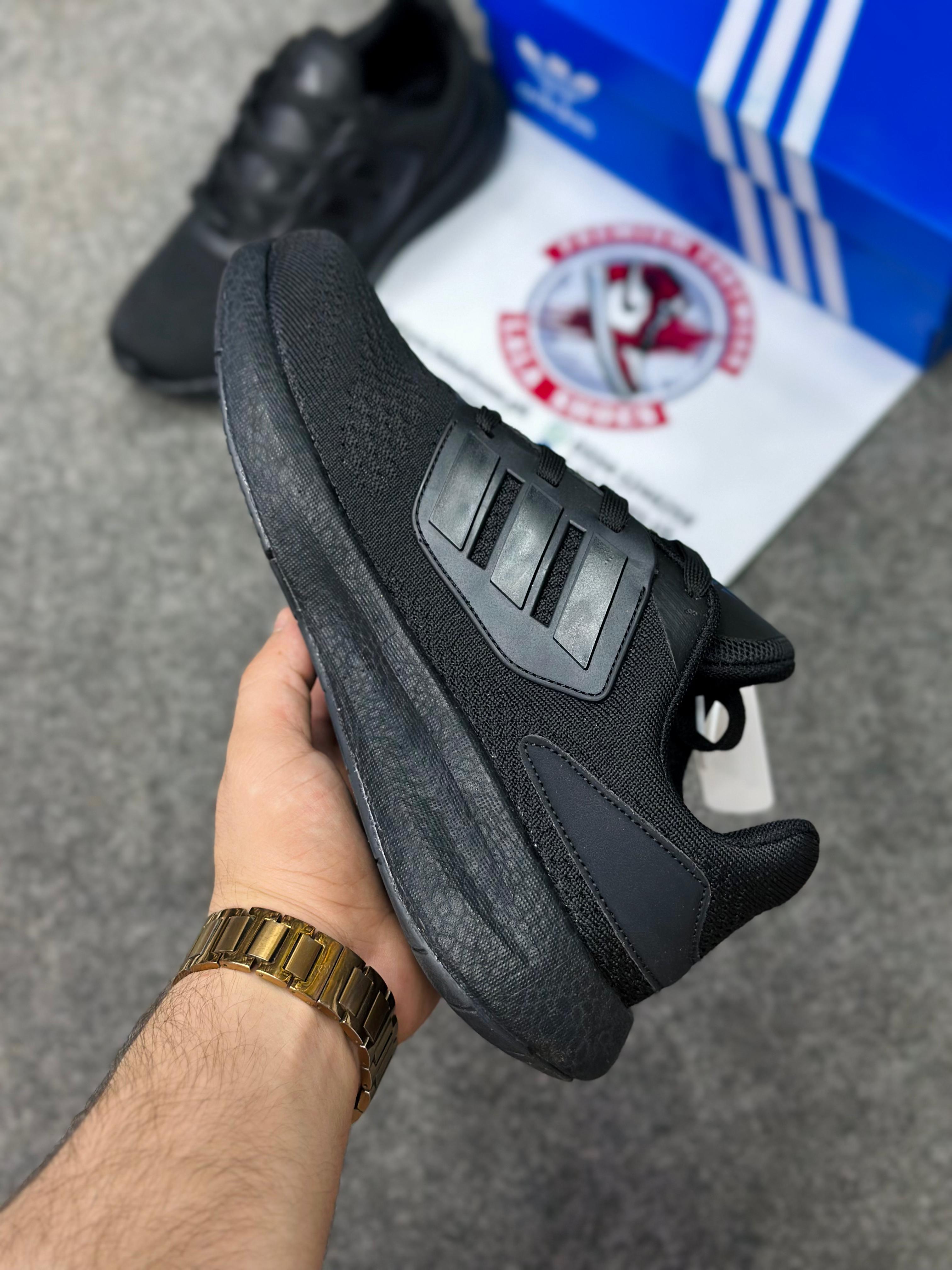 Adidas Ultra Boost 002212 - Lightweight &amp; Best for Gym