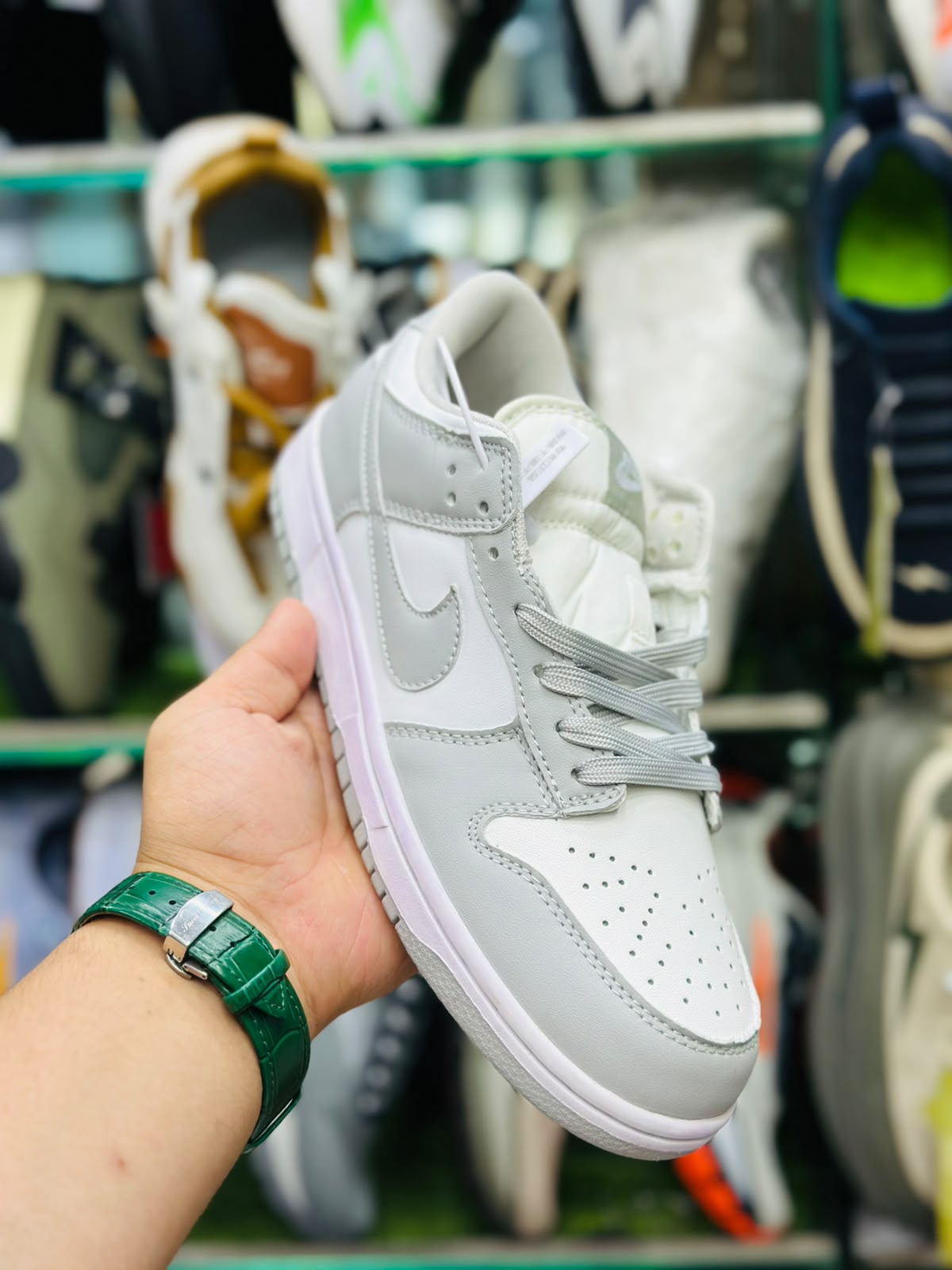 Nike panda sb dunks