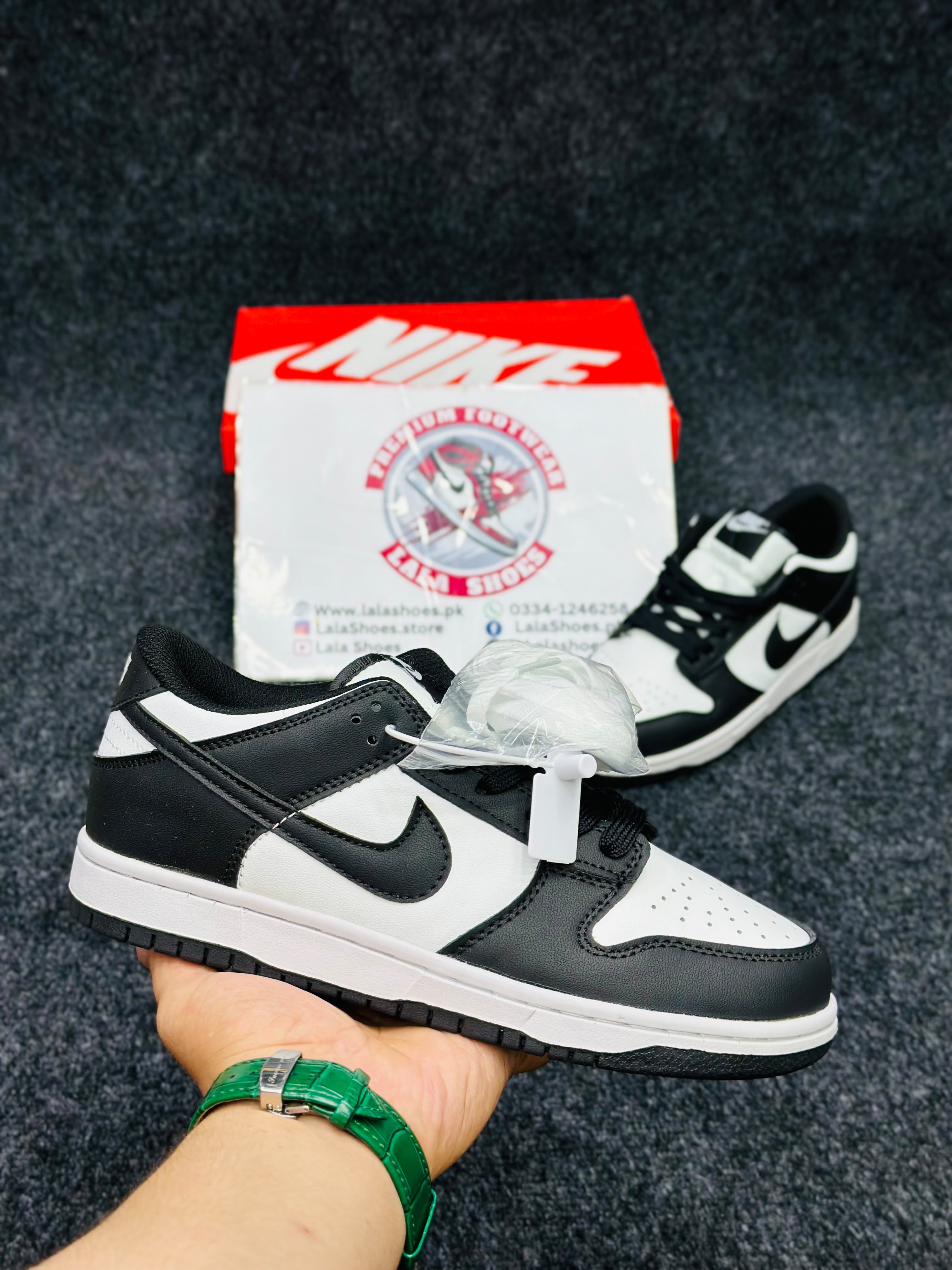 Nike panda sb dunks