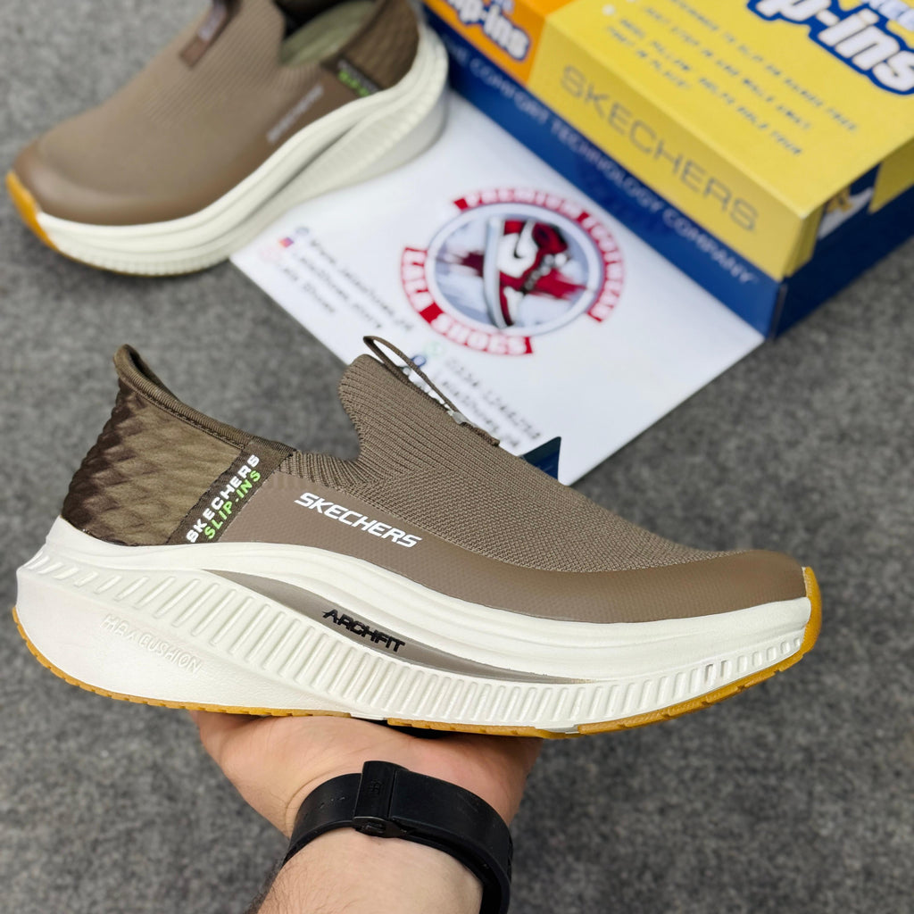 Skechers Max Cushion SlipOns – Free Delivery 785367