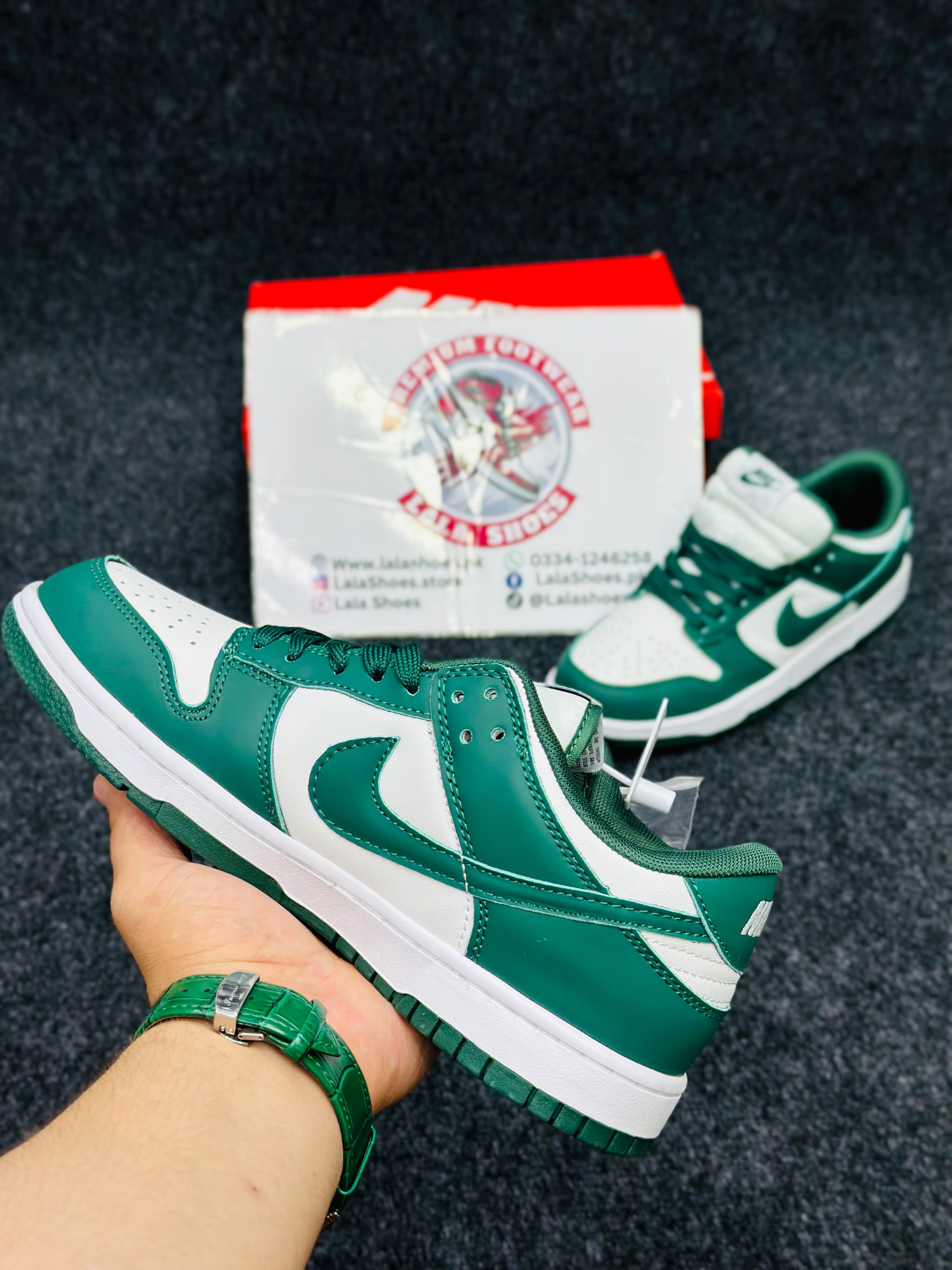 Nike panda sb dunks