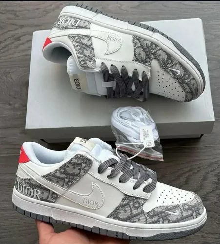 Nike sb dunks dior grey white