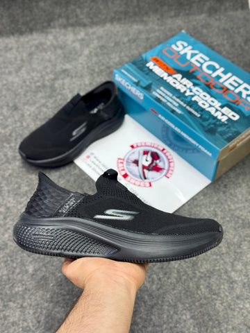 Skechers Slip-ins: Max Cushioning Full Black Comfort & Air-Cooled Cushioning | Best Walking