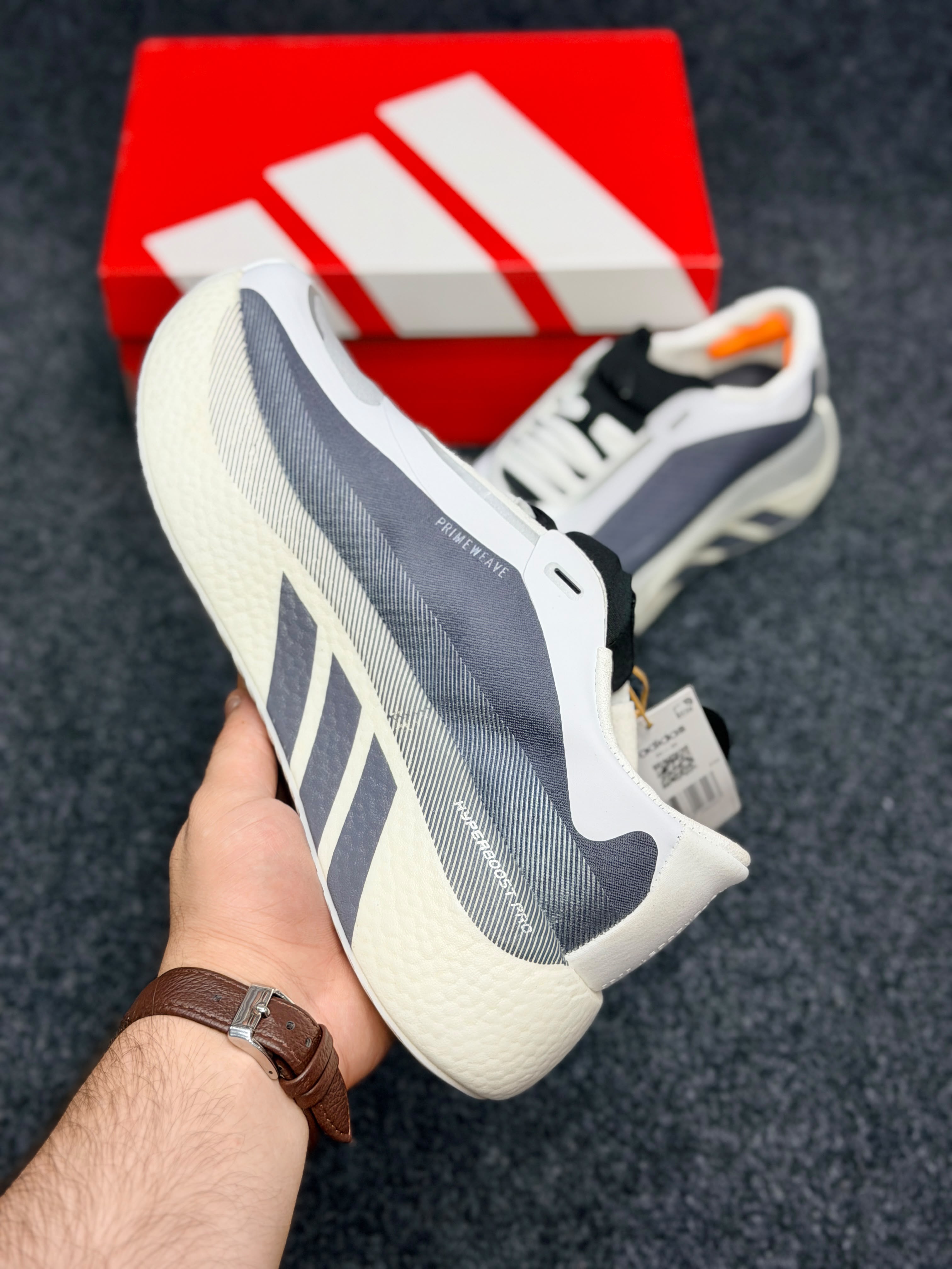 HYPERBOOST EDGE Running Shoes.
Color: Grey / White / Black