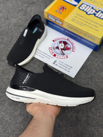 Skechers Slip-ins: Max Cushioning Hyper Burst Black white, Air-Cooled Memory Foam