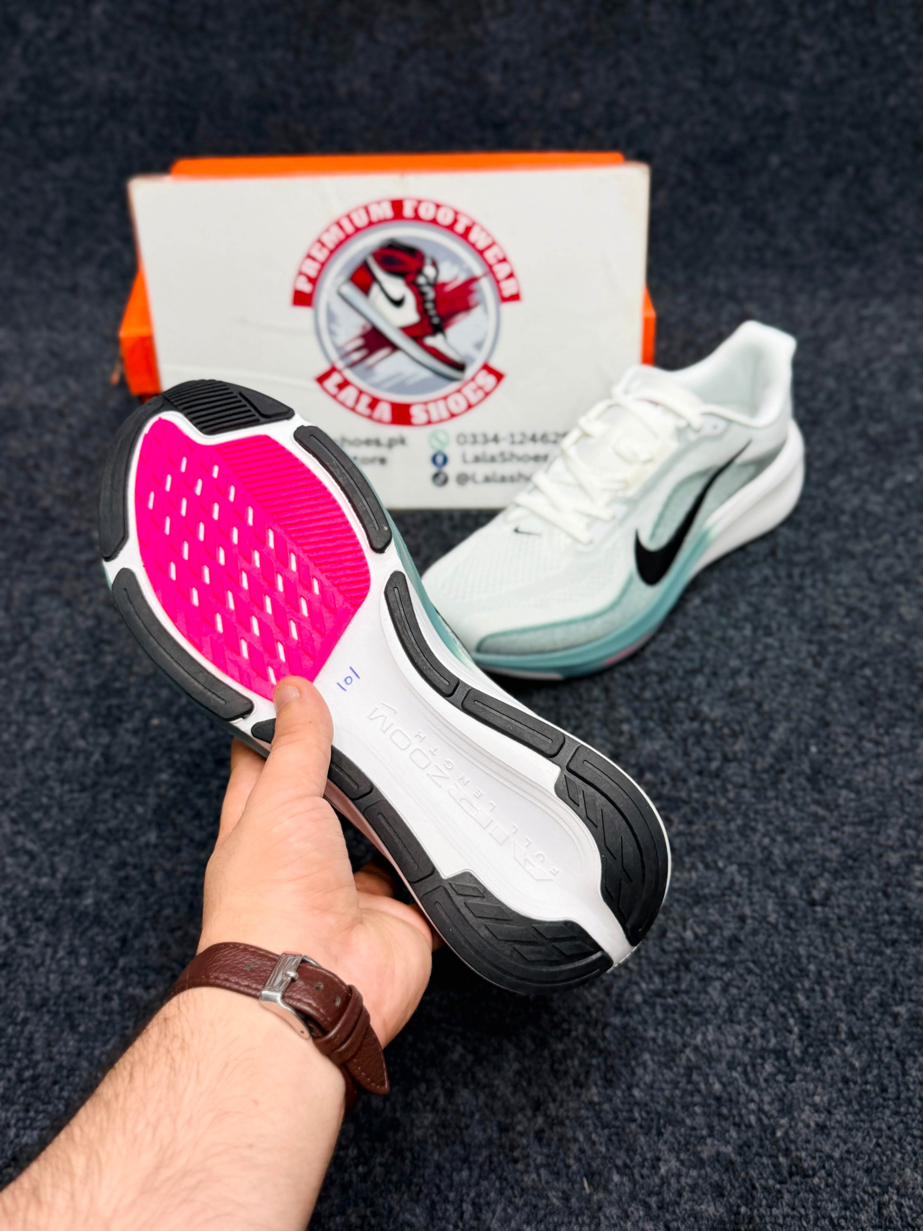 Nike Air Zoom Pegasus42
Color: White / Mint Green / Black