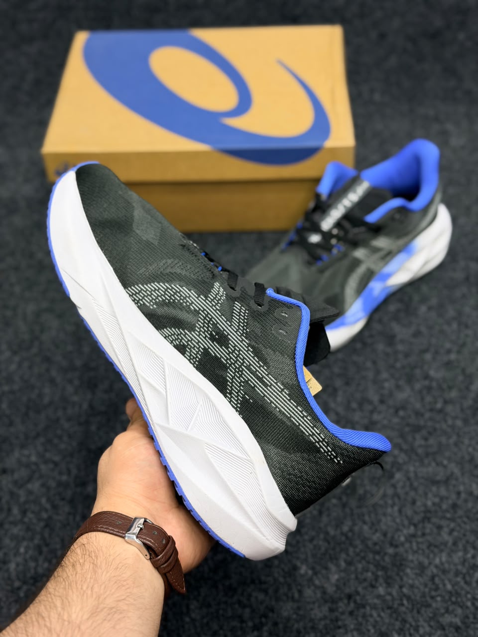 ASICS NOVABLAST 5 – Black / Blue / White