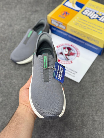 Skechers Slip-ins: Max Cushioning Hyper Burst Grey white, Air-Cooled Memory Foam