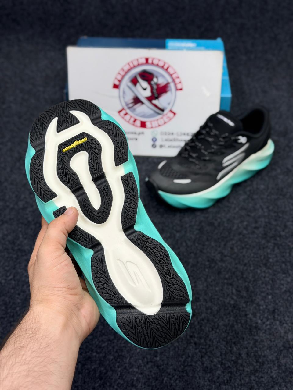 Skechers GO RUN Hyper Burst ICE - SKCH00121