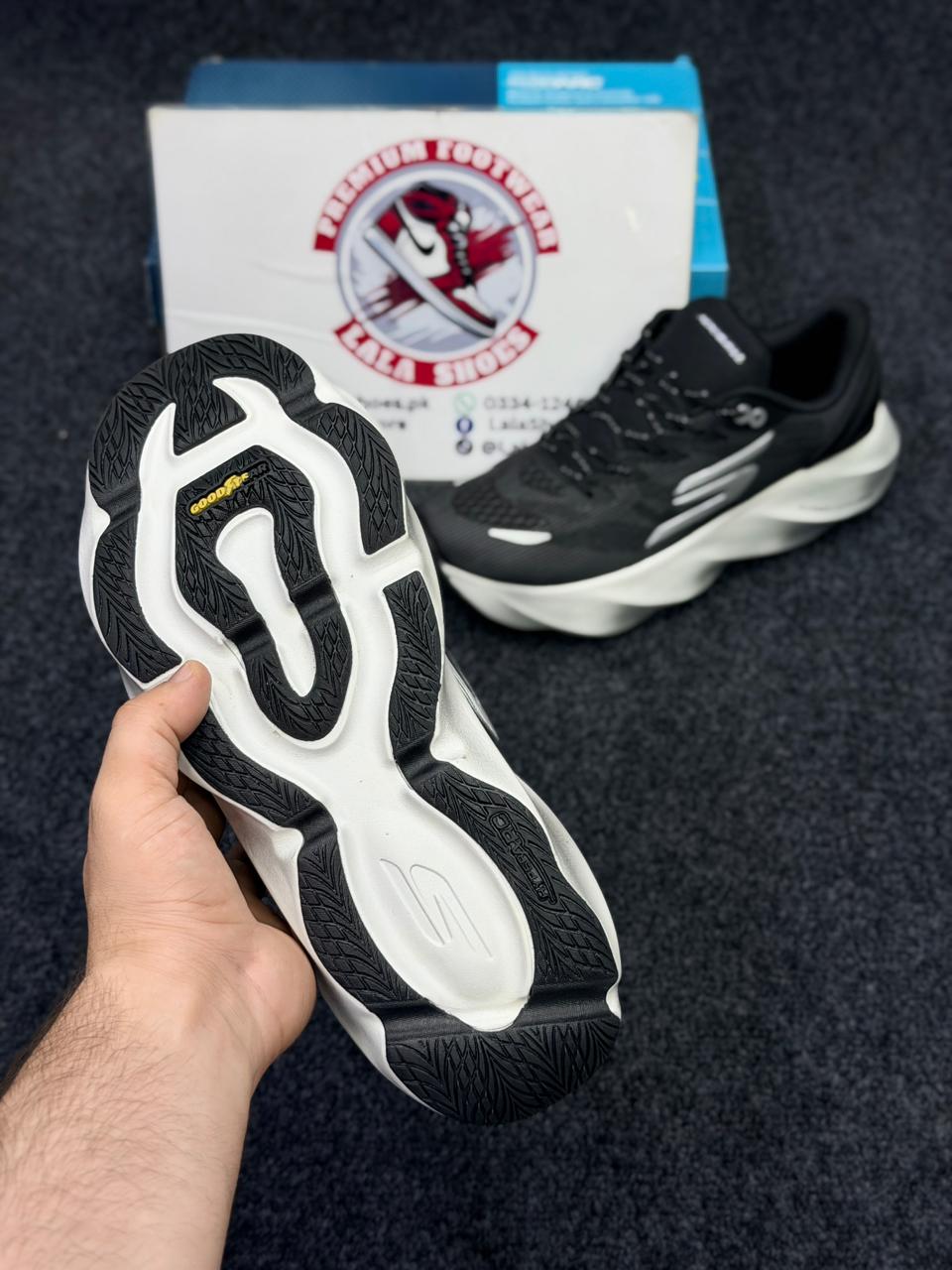 Skechers GO RUN Hyper Burst ICE - SKCH00124