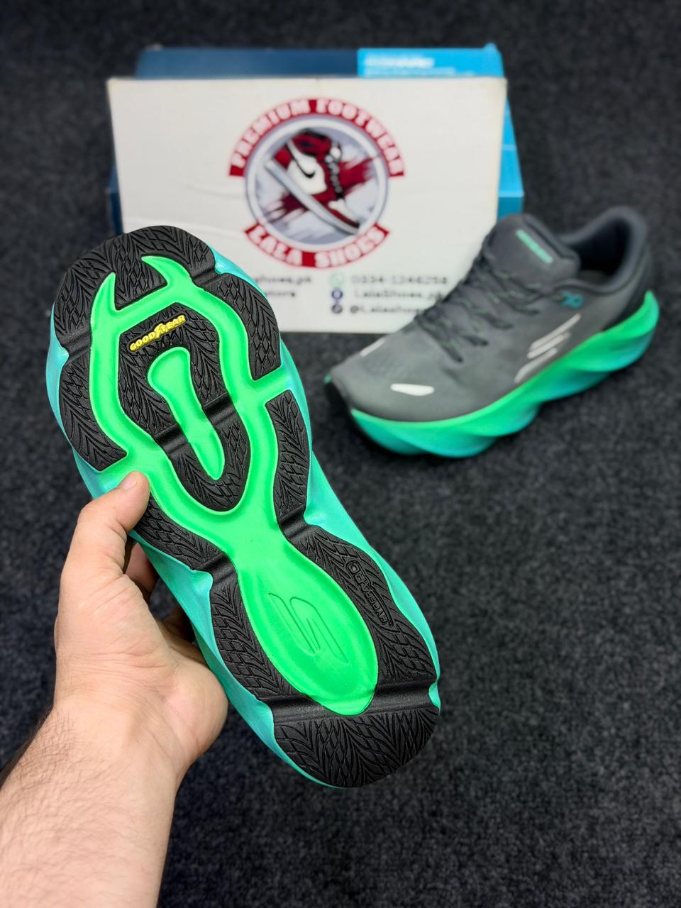 Skechers GO RUN Hyper Burst ICE - SKCH00125