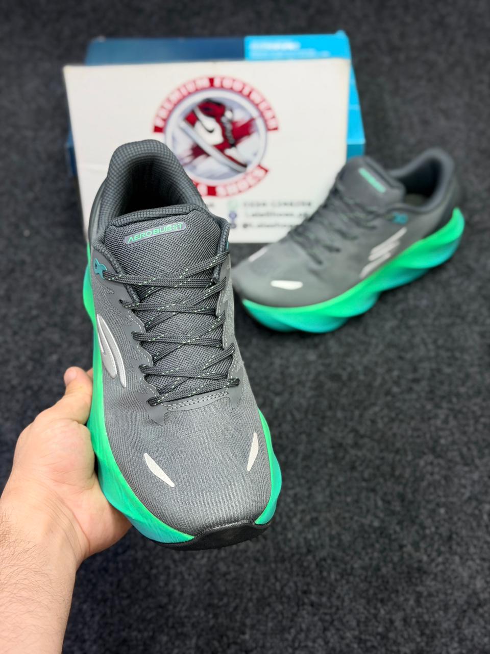 Skechers GO RUN Hyper Burst ICE - SKCH00125